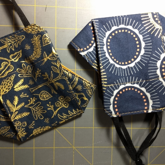 Specialty cotton print face masks - Picture 4 of 10